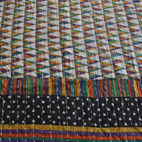 インド○カンタキルト○サンカクドット○  約216×139cm