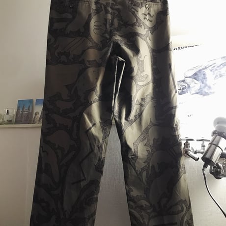 【On Dockers】OMA overdrawing Big Trousers 01 過去に圧縮されたouija