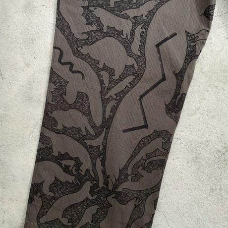 【On Dockers】OMA overdrawing Big Trousers 01 過去に圧縮されたouija
