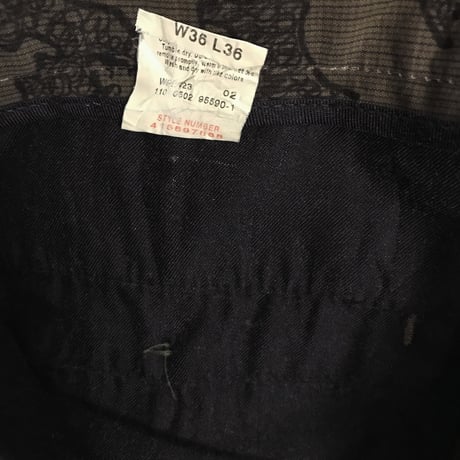 【On Dockers】OMA overdrawing Big Trousers 01 過去に圧縮されたouija