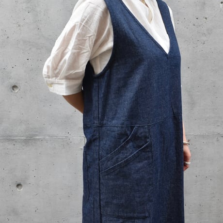 slone square Vネックジャンパースカート