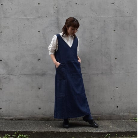 slone square Vネックジャンパースカート