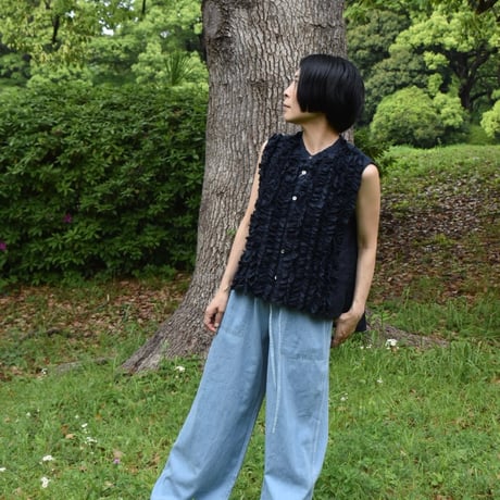 UNIVERSAL TISSU フレンチリネンスリーブレスフリルブラウス