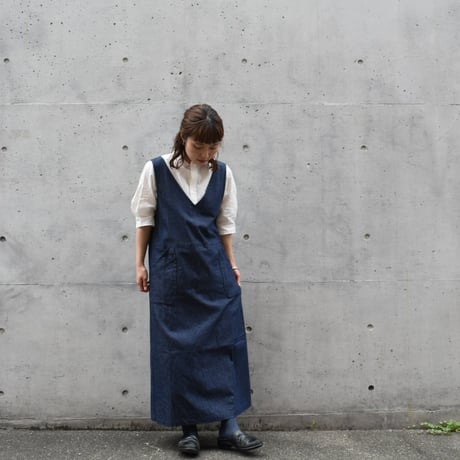 slone square Vネックジャンパースカート