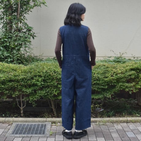 UNIVERSAL TISSU 綿麻ツイルデニムクルーネックジップサロペット