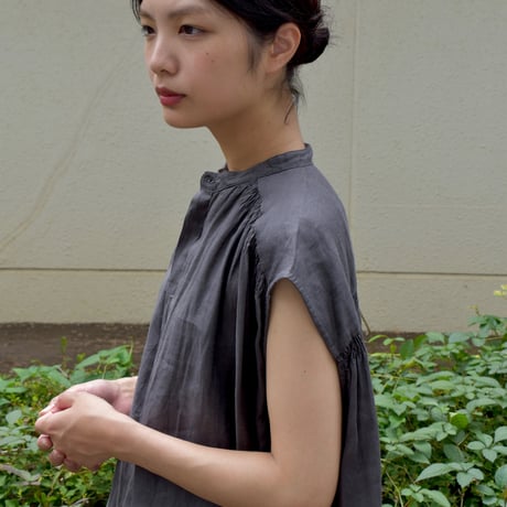 UNIVERSAL TISSU フレンチリネンスリーブレスワンピース