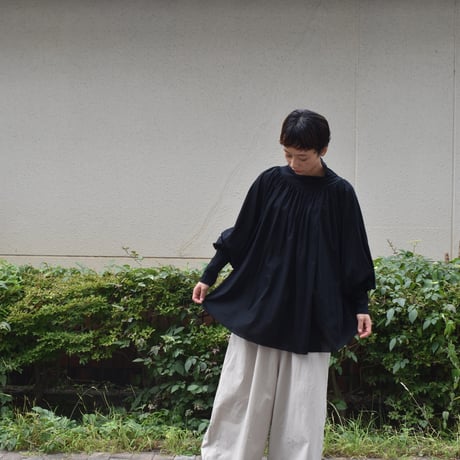 doux bleu タートルギャザーブラウス
