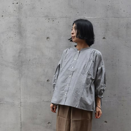 slone square ピンストライプスタンドカラーブラウス