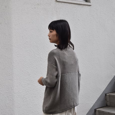 sisam オーガニックコットン コンパクトファネルネックトップ