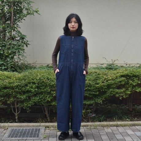 UNIVERSAL TISSU 綿麻ツイルデニムクルーネックジップサロペット