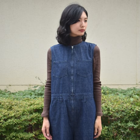 UNIVERSAL TISSU 綿麻ツイルデニムクルーネックジップサロペット