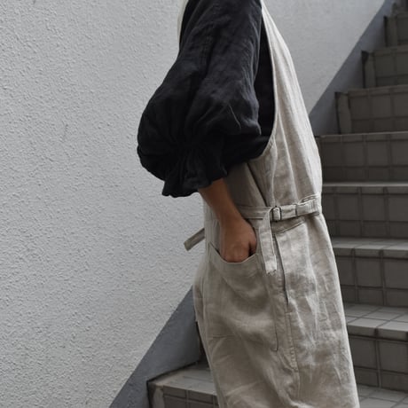 asabito ツイルリネンVワークサロペット
