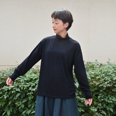 TISSU ウォッシャブルウール天竺タートルネックプルオーバー