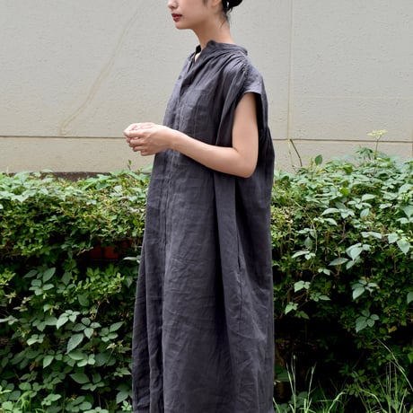 UNIVERSAL TISSU フレンチリネンスリーブレスワンピース