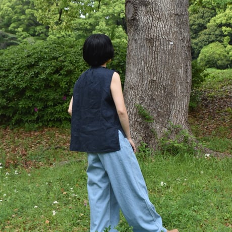 UNIVERSAL TISSU フレンチリネンスリーブレスフリルブラウス