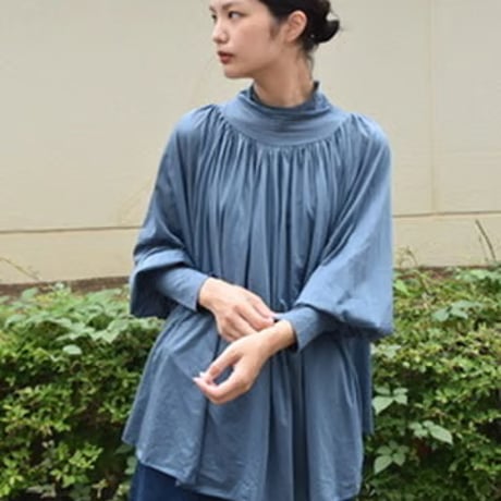 doux bleu タートルギャザーブラウス