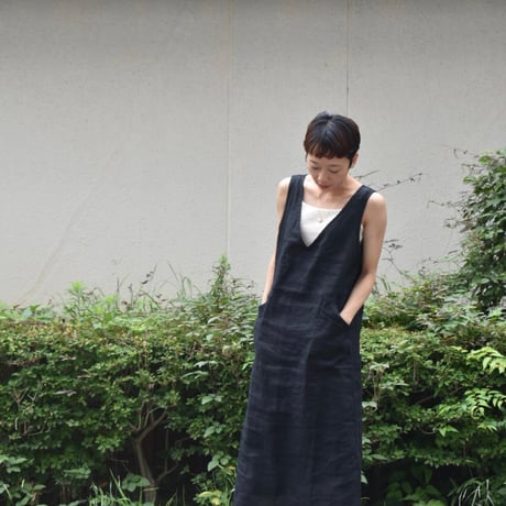 slone square Vネックジャンパースカート
