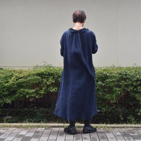 nous rendent heureux 60リネン襟ぐりフリルワンピース