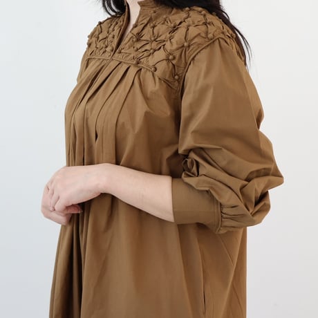 doux bleu ドットスモッキング カフタンワンピース