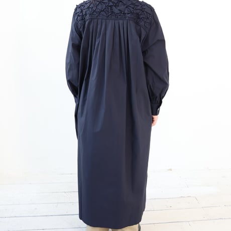 doux bleu ドットスモッキング カフタンワンピース
