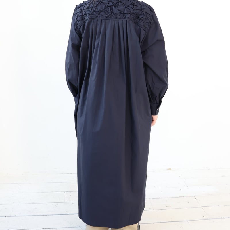 doux bleu ドットスモッキング カフタンワンピース | pivoine