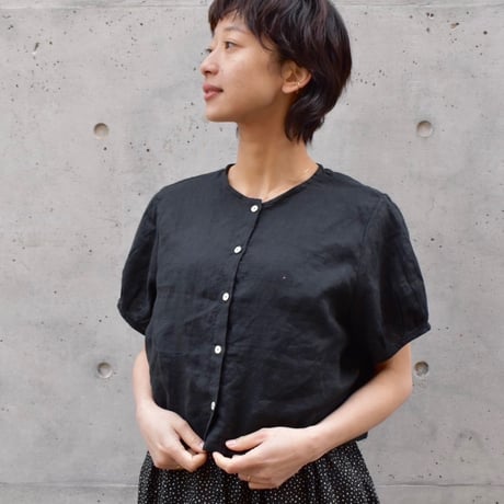 tita パフブラウス