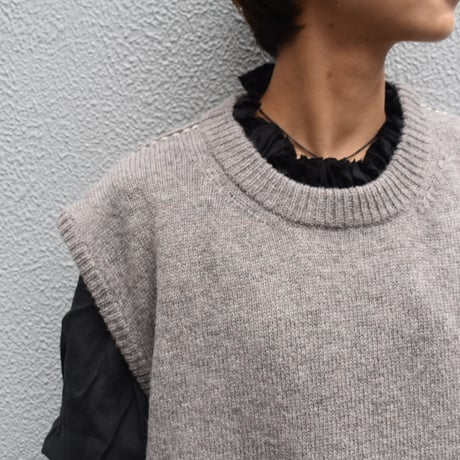 tumugu  ハンド刺繡シェットランドウールベスト