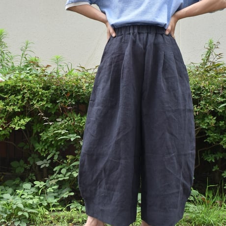 nous rendent heureux リネン裾タックコクーンサーカスパンツ