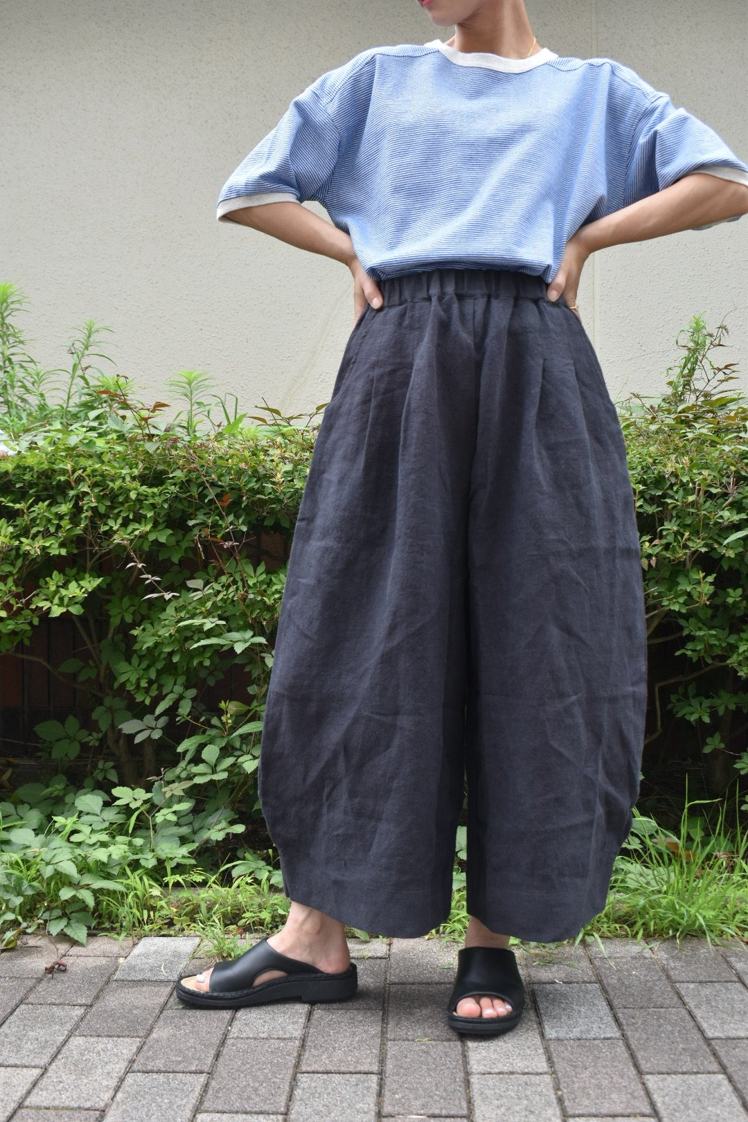 nous rendent heureux リネン裾タックコクーンサーカスパンツ | pivoine
