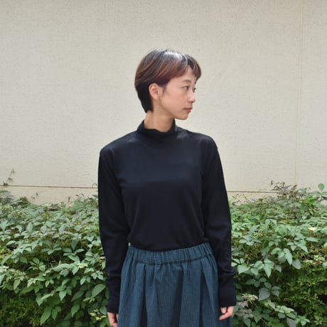 TISSU ウォッシャブルウール天竺タートルネックプルオーバー