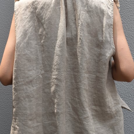UNIVERSAL TISSU フレンチリネンスリーブレスフリルブラウス