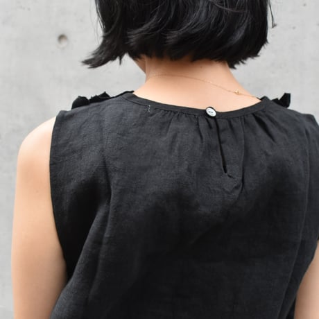 slone square リネンフリルVネックノースリーブブラウス