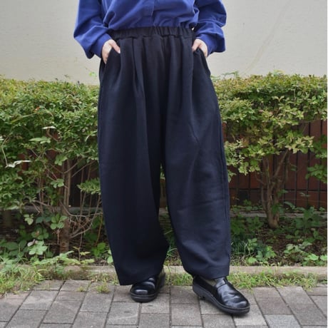 UNIVERSAL TISSU ウール圧縮コークンタックイージーパンツ