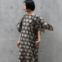 tita ハンドプリントハンキースリーブワンピース