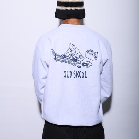 OLD SKOOL 皿回 CREW SWEAT (RUTSUBO×YU SUDA）