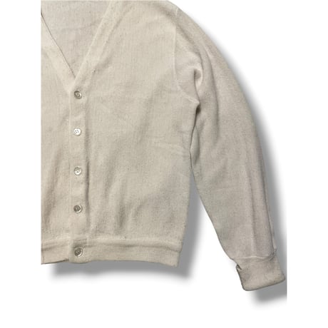 [USED] WHITE ニットカーディガン 🤍
