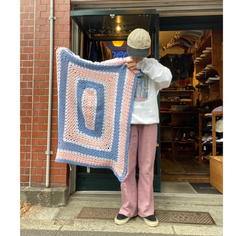 [USED] 鍵編みニット ブランケット 105cm × 80cm  SAX×PINK
