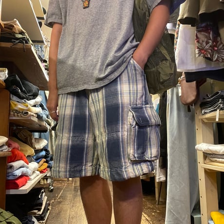 [USED] DITCH PLAINS PLAID CARGO SHORTS