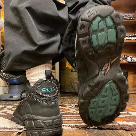 [USED] 90's Reebok "DRT2" US8