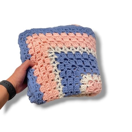 [USED] 鍵編みニット ブランケット 105cm × 80cm  SAX×PINK