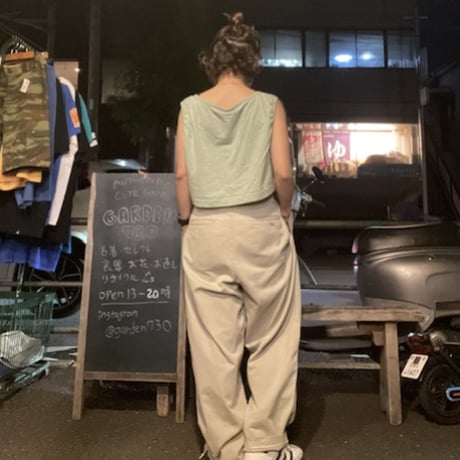 [USED] クロップドノースリーブtops