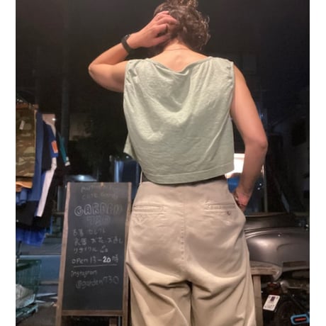 [USED] クロップドノースリーブtops