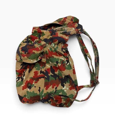 [USED] vintage スイス軍 マウンテン CAMO BAG