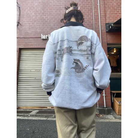 [USED]  アライグマ🦝プリント 襟付きSWEAT