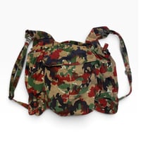[USED] vintage スイス軍 マウンテン CAMO BAG