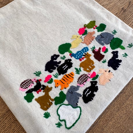 ラオス｜モン族の手刺繍バッグ｜動物の楽園 A