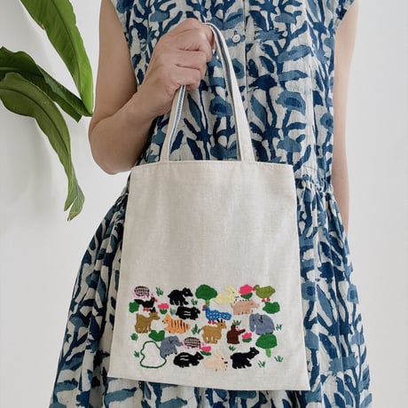 ラオス｜モン族の手刺繍バッグ｜動物の楽園 A
