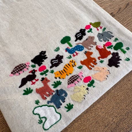 ラオス｜モン族の手刺繍バッグ｜動物の楽園 B