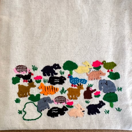 ラオス｜モン族の手刺繍バッグ｜動物の楽園 A
