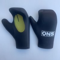 ON’S MITTENS